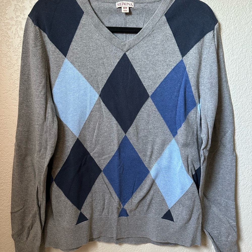 Merona V-Neck Sweater in Gray and Blue Argyle